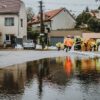 Η στάθμη ανεβαίνει: 1500 σάκοι άμμου ανά ώρα κατά της πλημμύρας του Όντερ (Pic)